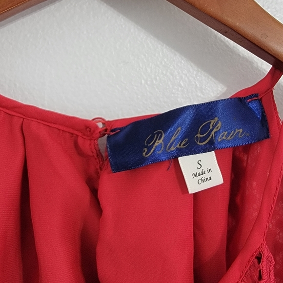 Red Lace High Neck Tank Top - Picture 5 of 11